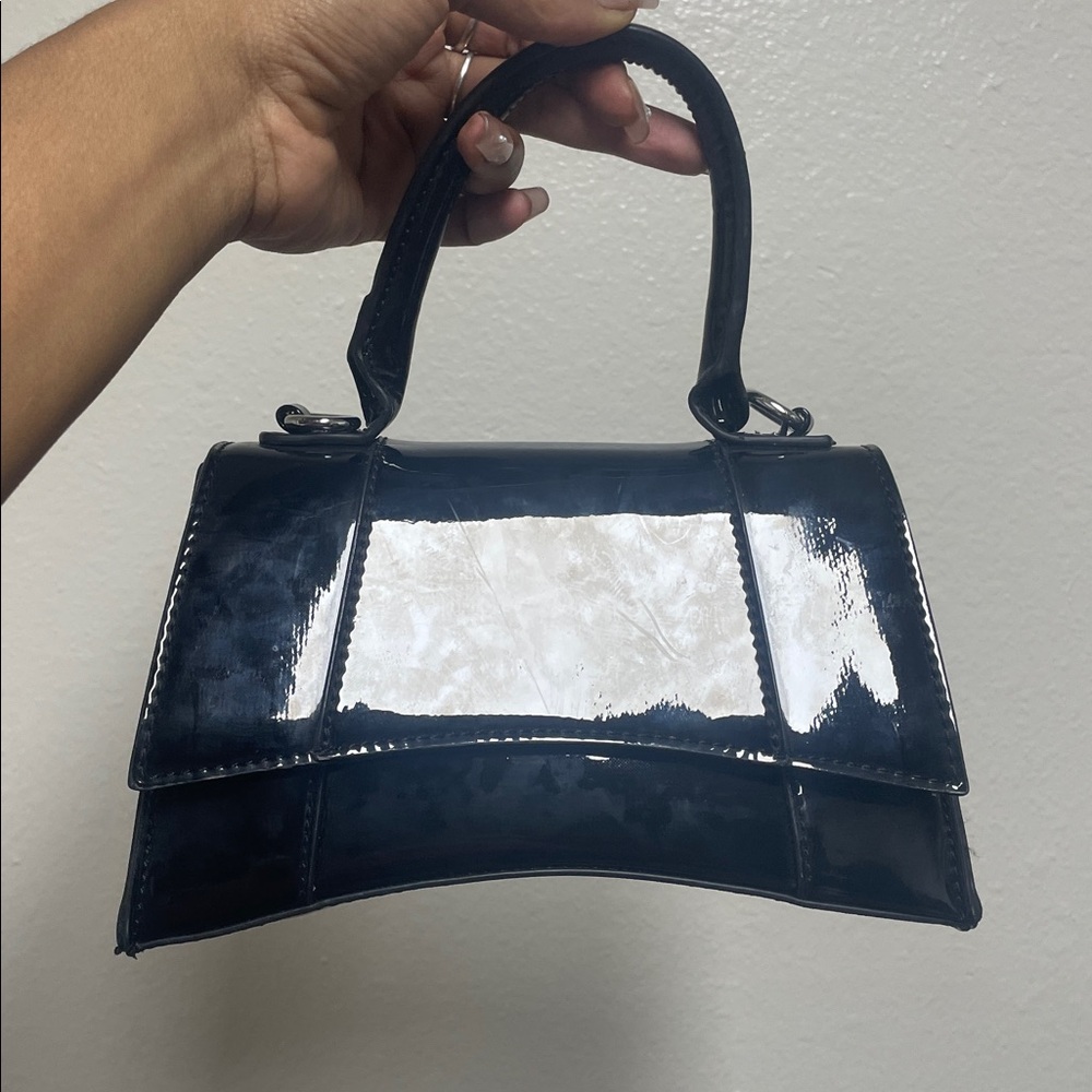 Urban Expressions Glossy Black Handbag